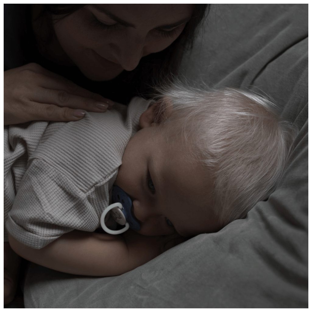 LOVI Dinamikus nyugtató cumi Night&Day 0-6 hó, 2 db (fiú)