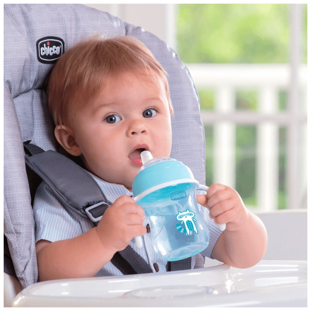 Chicco Transition Cup csöpögésmentes, szilikoncsőrös itatópohár fülekkel 4 hó+ 200 ml (kék)