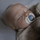 LOVI Dinamikus nyugtató cumi Night&Day 6-18 hó, 2 db (fiú)