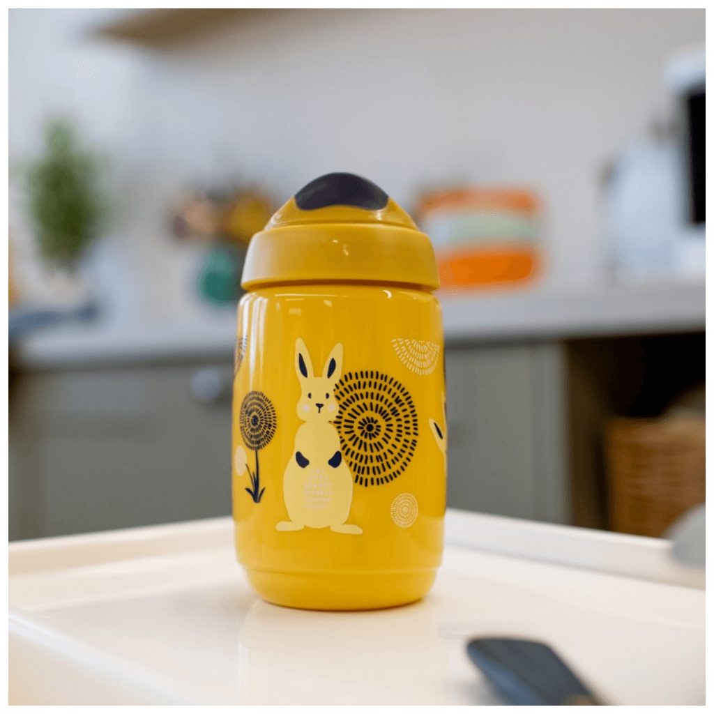 Tommee Tippee Superstar sippee csőrös itatópohár 390 ml, 12 hó+ (mustársárga)