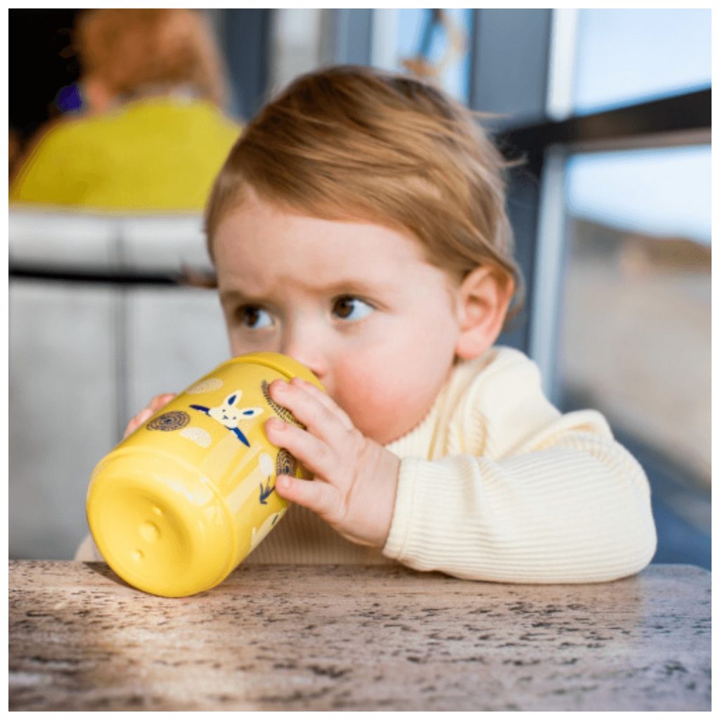 Tommee Tippee Superstar sippee csőrös itatópohár 390 ml, 12 hó+ (mustársárga)