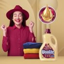 Woolite Keratin Therapy mosószer színes ruhákhoz, 2,7 liter (45 mosás)